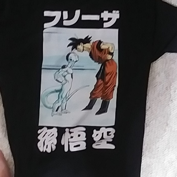 4 men's XXL shirts - Picture 5 of 5